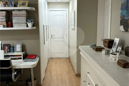 Apartamento à venda com 4 suítes em Real Parque, São Paulo, SP