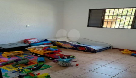 Casa à venda com 4 quartos, sendo 1 suíte,  em Vila Londrina, São Paulo, SP