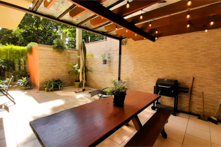 Casa à venda com 4 suítes no condomínio Vila das Acacias, São Paulo - SP