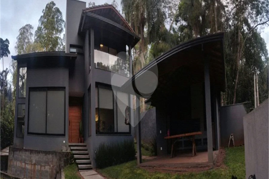 Casa à venda com 3 suítes no condomínio Sausalito, Mairiporã - SP