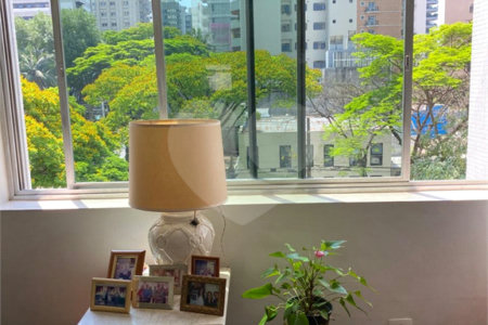 Apartamento à venda com 3 quartos, sendo 1 suíte, em Vila Nova Conceição, São Paulo, SP