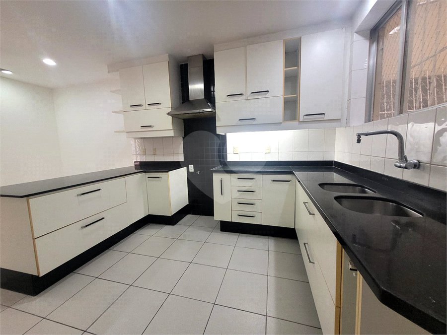 Apartamento à venda com 4 quartos, sendo 1 suíte, em Copacabana, Rio de Janeiro, RJ