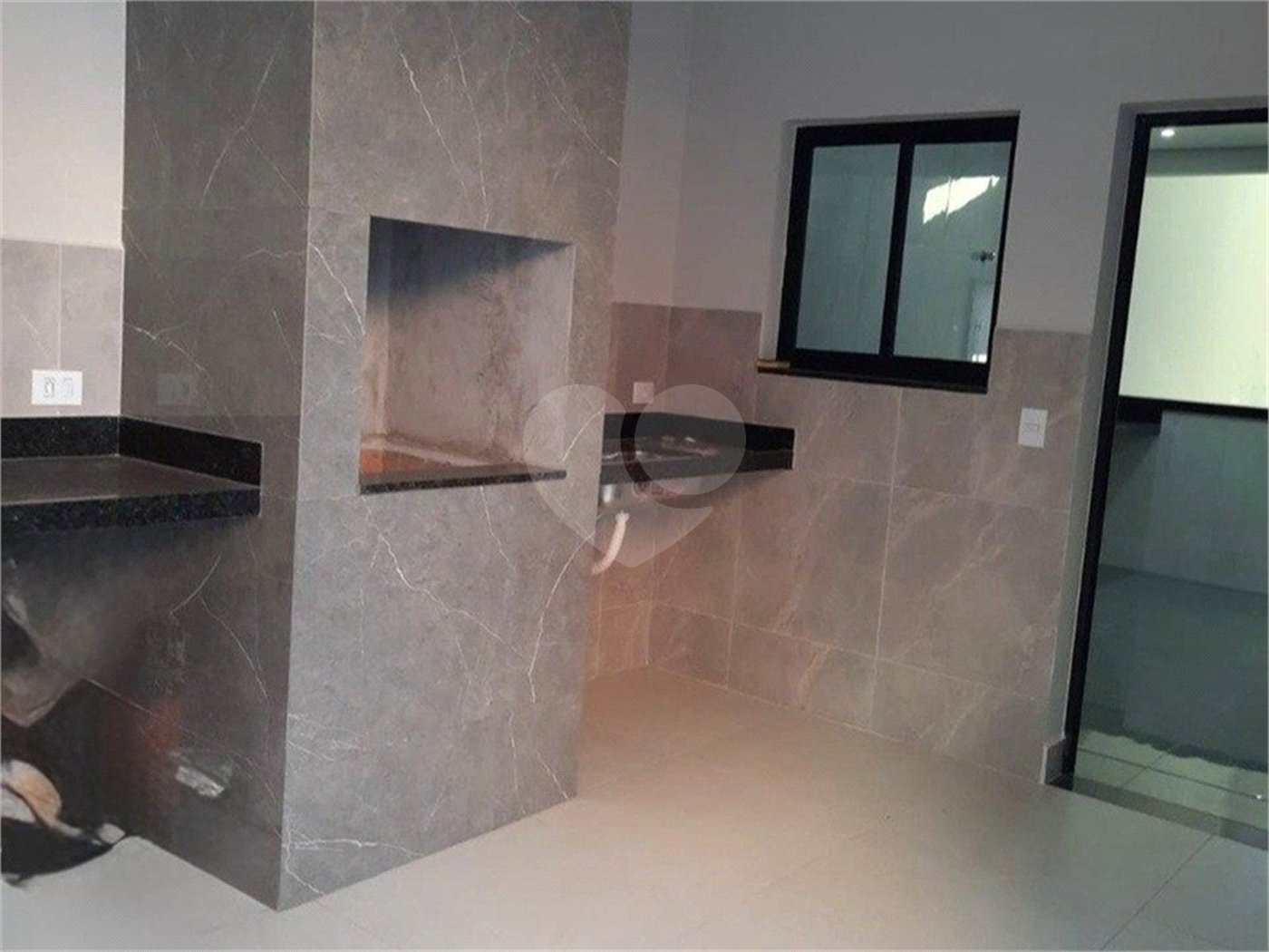 Casa à venda com 3 quartos, sendo 1 suíte, no condomínio Horto Florestal Villagio, Sorocaba - SP