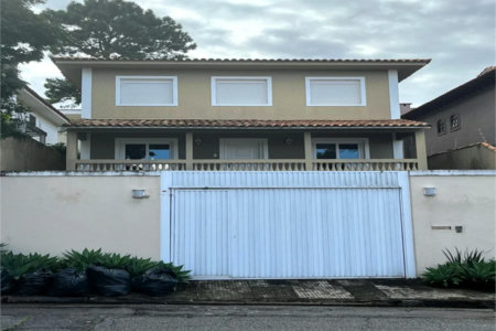 Casa à venda com 4 quartos, sendo 2 suítes, em Vila Inah, São Paulo, SP