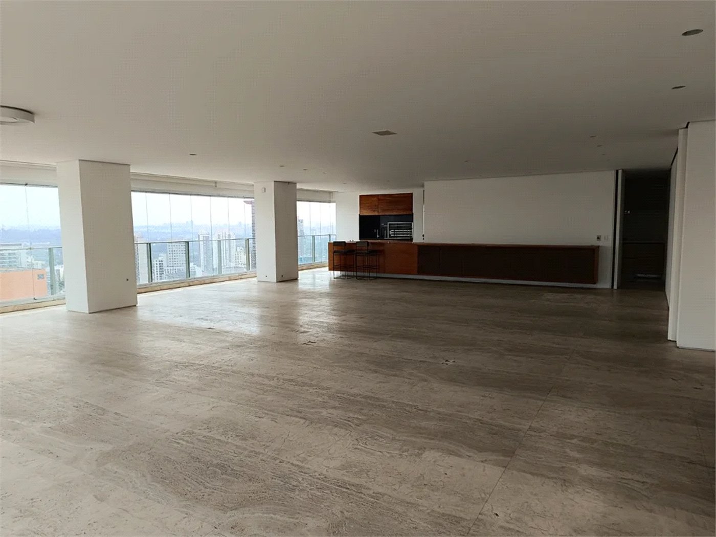 Apartamento à venda ou para alugar com 3 suítes em Pinheiros, São Paulo, SP