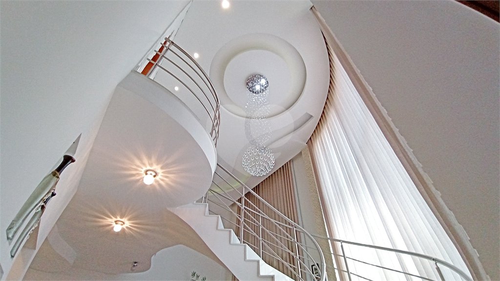 Casa à venda com 3 suítes no condomínio Vila do Sol, Valinhos - SP