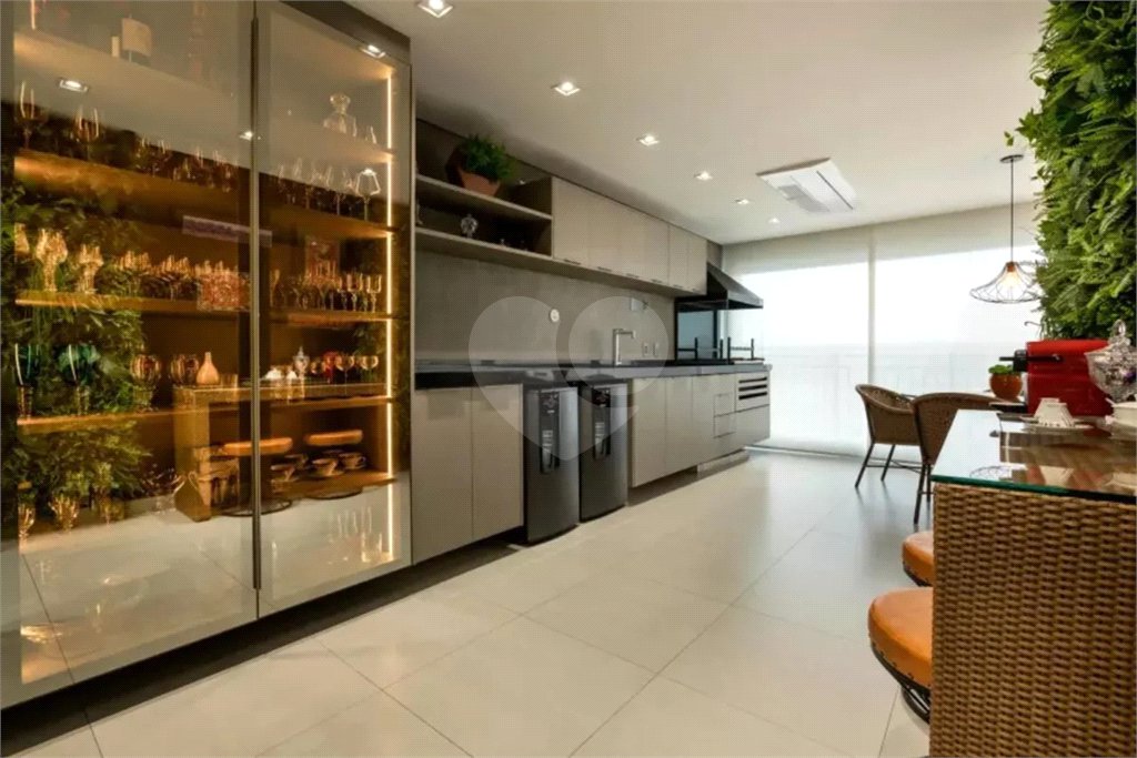 Apartamento à venda com 3 suítes em Indianópolis, São Paulo, SP