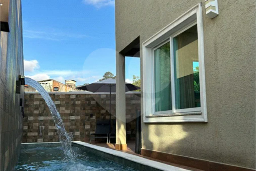 Casa à venda com 4 suítes no condomínio Residencial Jabuticabeiras, São Paulo - SP