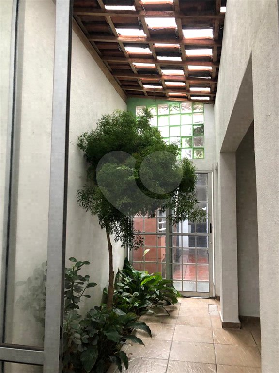 Casa à venda com 4 quartos, sendo 1 suíte,  em Jardim Rosa Maria, São Paulo, SP