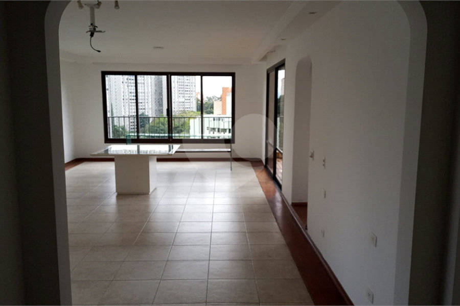 Apartamento à venda com 4 quartos, sendo 2 suítes, em Morumbi, São Paulo, SP
