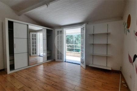 Casa de Vila à venda com 4 quartos, sendo 2 suítes, em Granja Julieta, São Paulo, SP