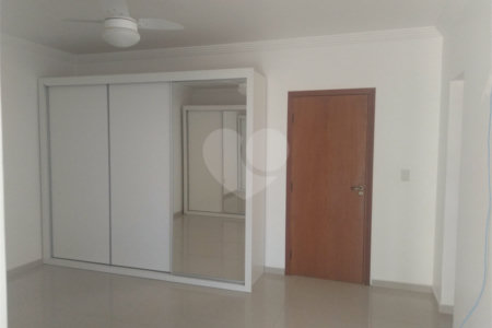 Casa à venda com 4 quartos, sendo 3 suítes, no condomínio Ibiti Royal Park, Sorocaba - SP