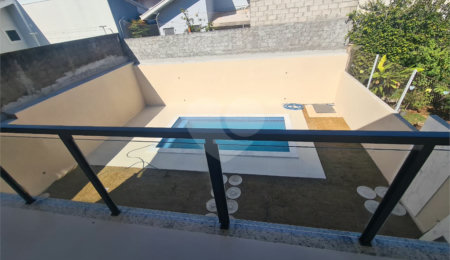 Casa à venda com 3 suítes no condomínio Loteamento Recanto dos Paturis, Vinhedo - SP