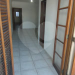 Sobrado à venda com 4 quartos, sendo 1 suíte, em Vila Nivi, São Paulo, SP