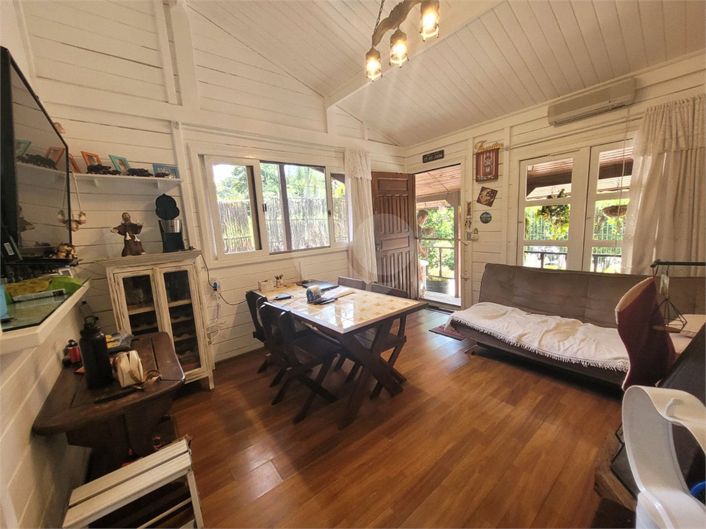 Casa à venda com 2 suítes no condomínio Alpes da Cantareira, Mairiporã - SP