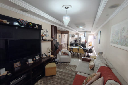 Casa à venda com 2 quartos, sendo 1 suíte, em Vila Santa Terezinha, Várzea Paulista, SP