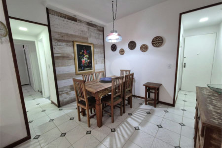 Apartamento à venda com 3 quartos, sendo 1 suíte,  no Centro, Cabo Frio, RJ