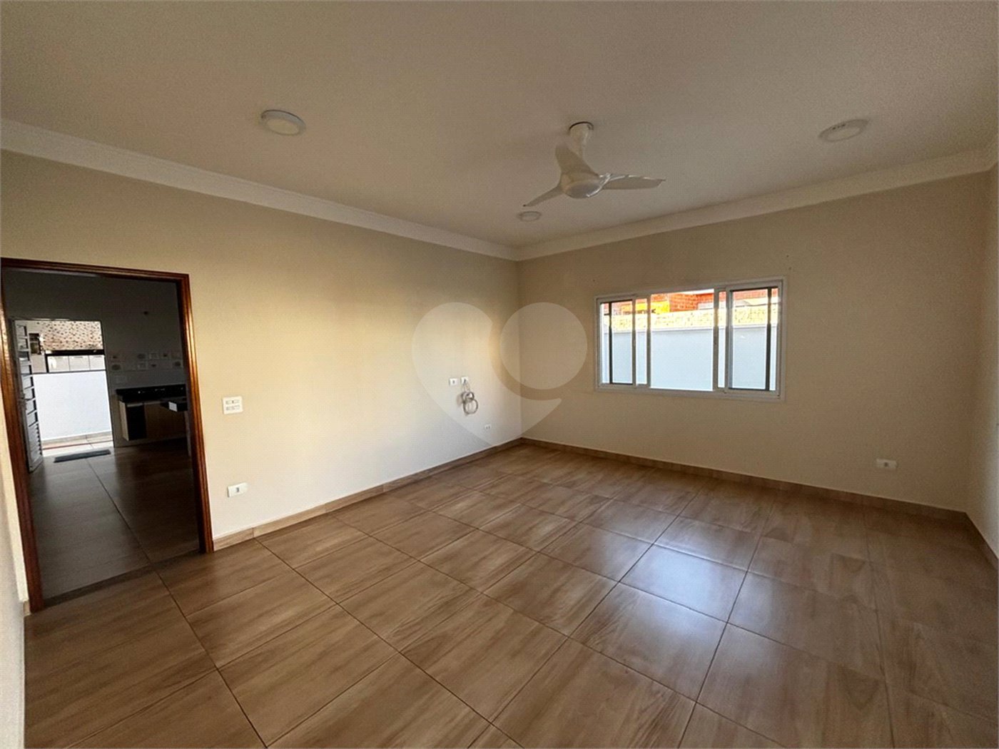 Casa à venda com 2 quartos, sendo 1 suíte, no condomínio Residencial Lagos D Icarai, Salto - SP