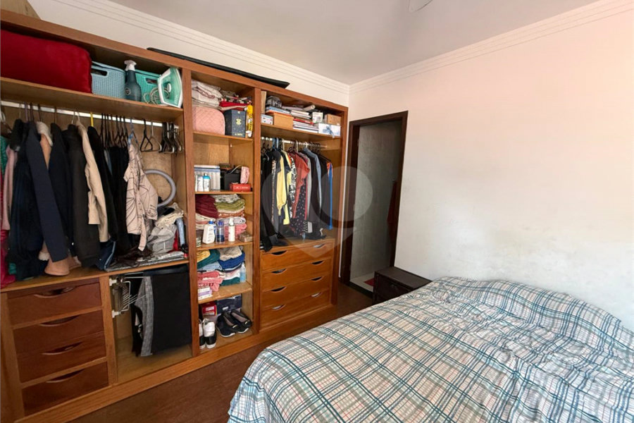 Casa à venda com 3 quartos, sendo 1 suíte, no condomínio Felipe, São Paulo - SP