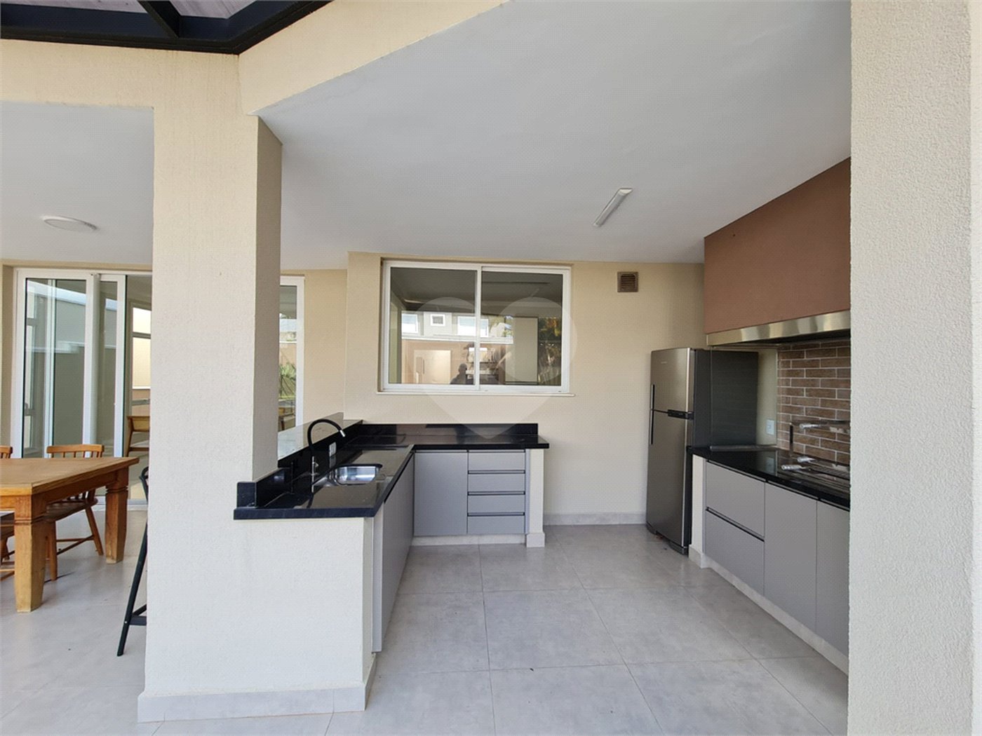 Casa à venda com 3 suítes no condomínio Geneve, Campinas - SP