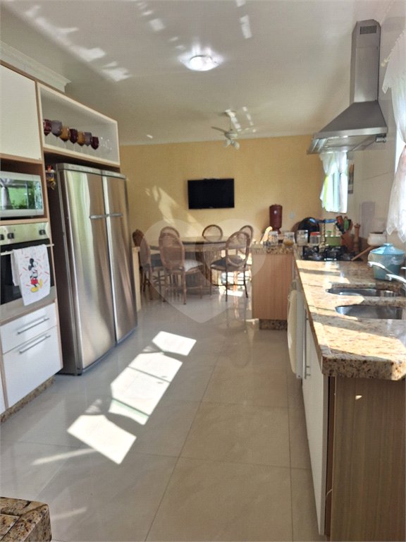 Casa à venda com 4 suítes no condomínio Bougainville, Peruíbe - SP