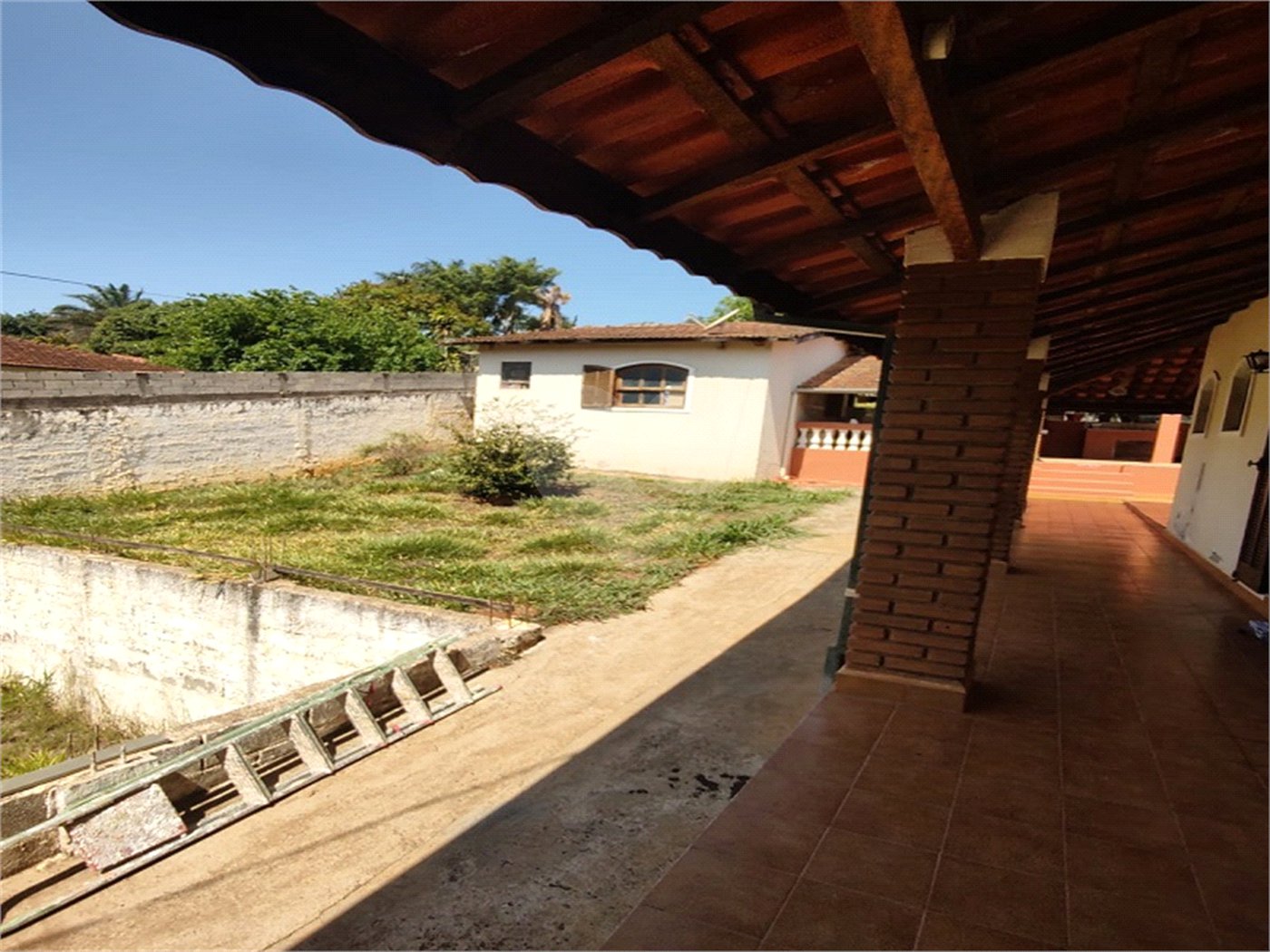 Chácara à venda com 5 quartos, sendo 3 suítes, em Chácaras Fernão Dias, Atibaia, SP