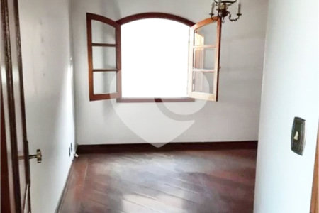 Sobrado à venda com 4 quartos, sendo 2 suítes, em Jardim São Bento, São Paulo, SP