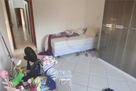Casa à venda com 4 quartos, sendo 3 suítes, em Jardim Vila Galvão, Guarulhos, SP