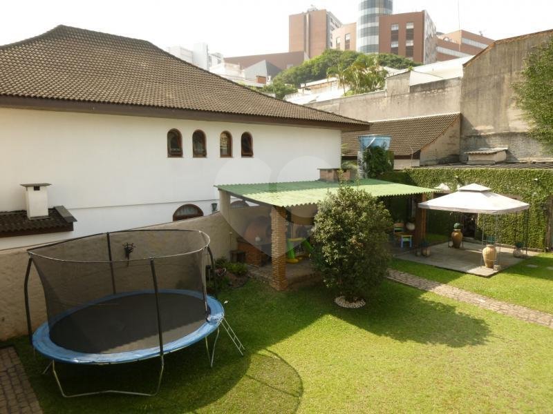Sobrado à venda com 3 suítes em Jardim Leonor, São Paulo, SP