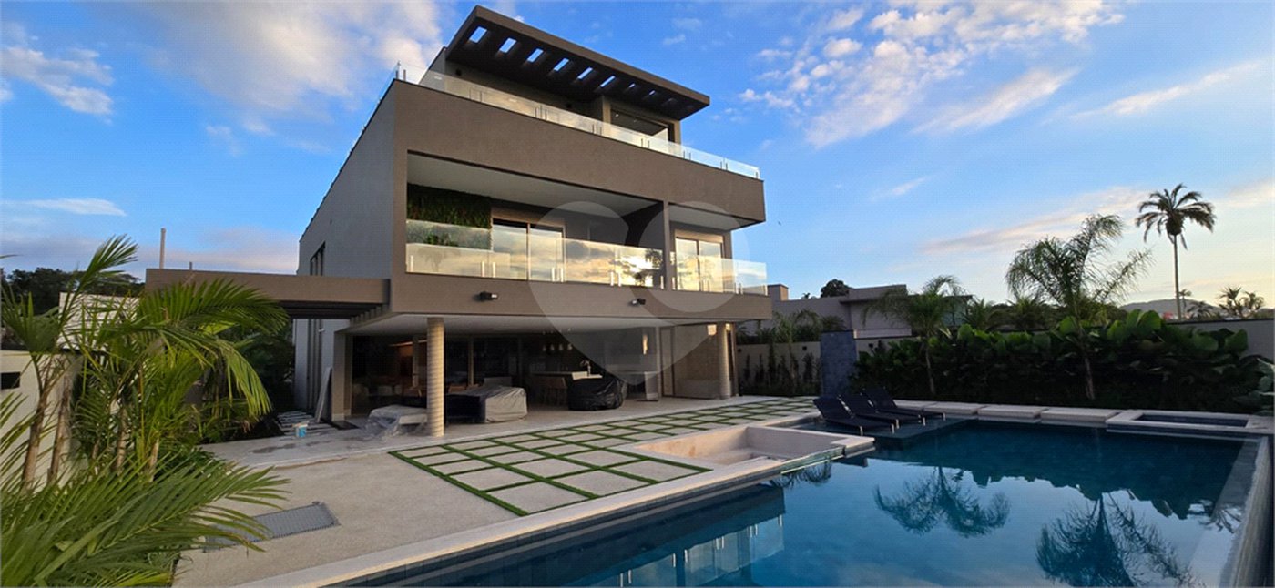 Casa à venda com 6 suítes no condomínio Riviera de São Lourenço, Bertioga - SP