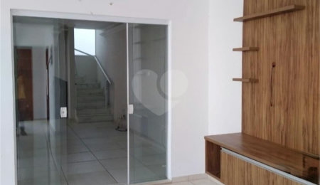 Casa à venda com 3 quartos, sendo 1 suíte,  no condomínio Villagio Milano, Sorocaba - SP
