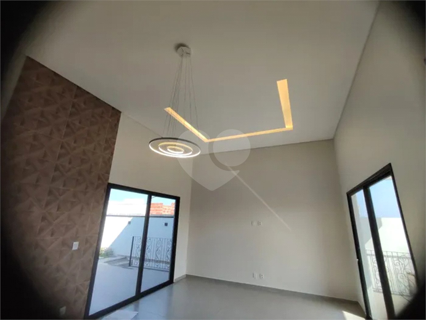 Casa à venda com 3 suítes no condomínio Terras do Vale, Caçapava - SP