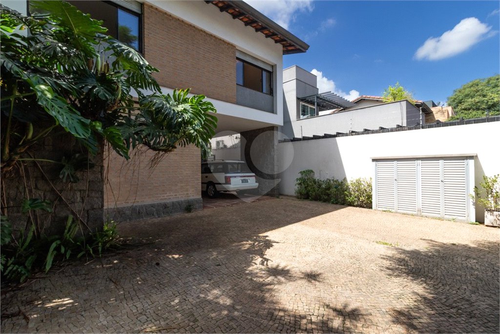 Casa à venda com 4 quartos, sendo 1 suíte, em Jardim Novo Mundo, São Paulo, SP