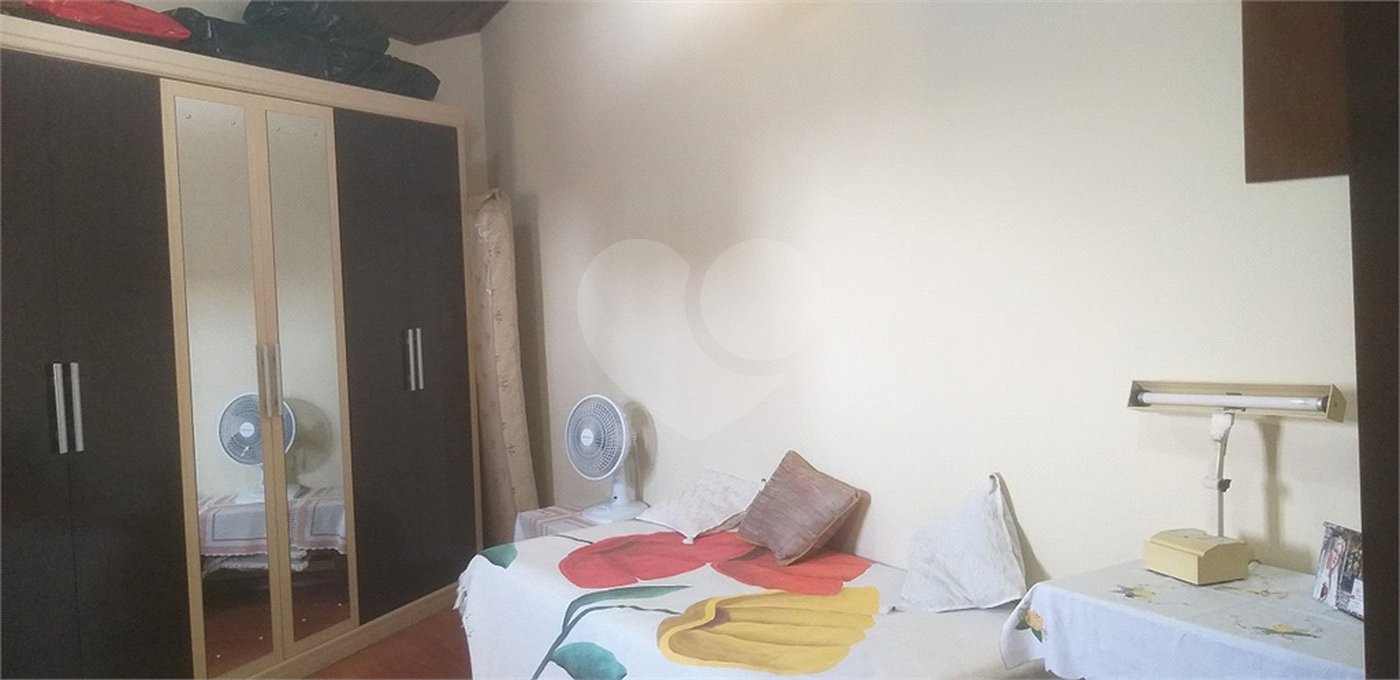 Casa à venda com 3 suítes em Parque Peruche, São Paulo, SP