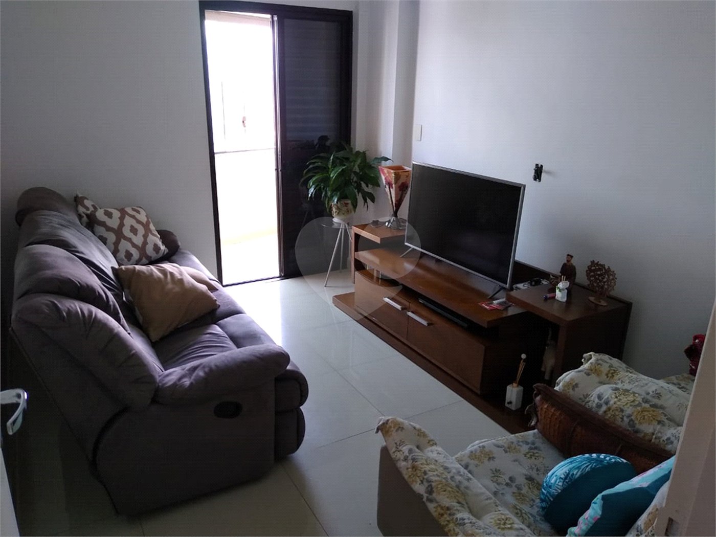 Apartamento à venda com 3 quartos, sendo 1 suíte,  em Vila Vitória, Mogi das Cruzes, SP