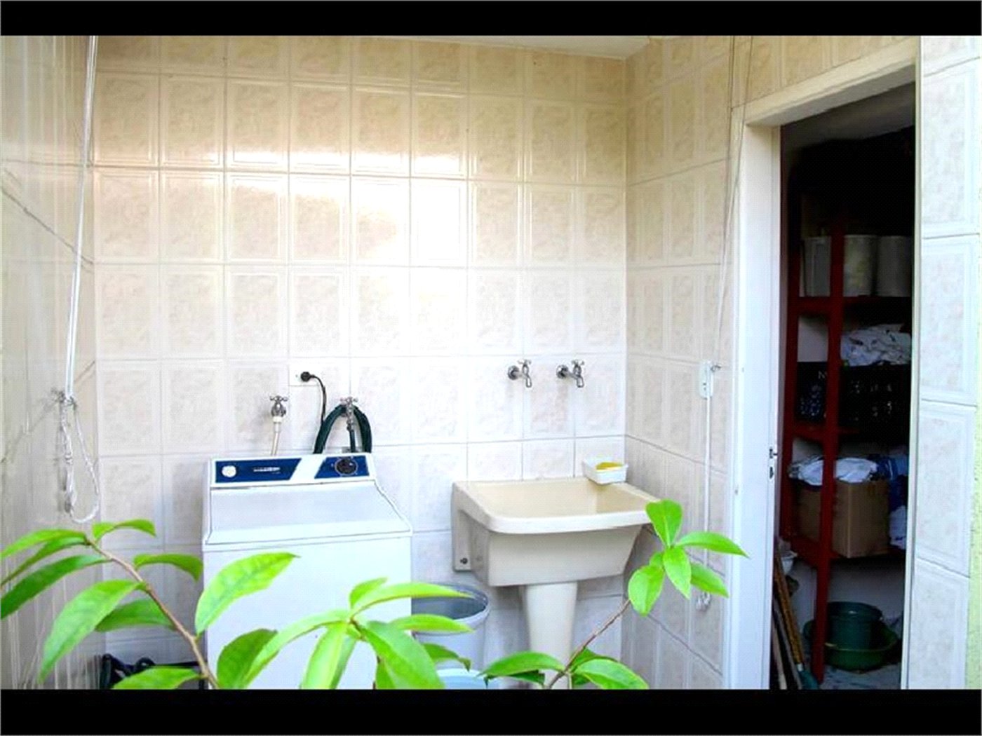 Sobrado à venda com 3 quartos, sendo 1 suíte, em Tremembé, São Paulo, SP