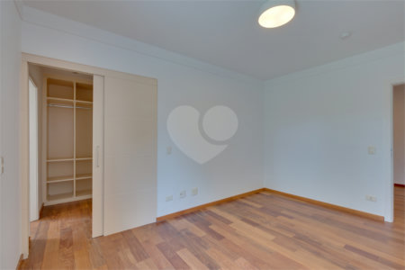 Apartamento à venda com 4 suítes em Jardim Marajoara, São Paulo, SP