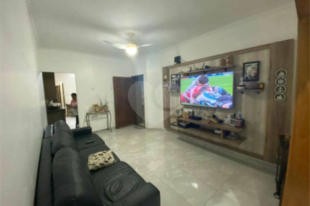 Casa à venda com 3 quartos, sendo 1 suíte, em Cidade Líder, São Paulo, SP