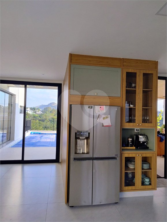 Casa à venda ou para alugar com 4 suítes no condomínio Itaporã, Atibaia - SP