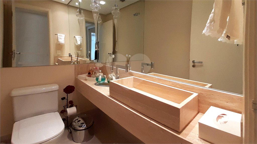 Apartamento à venda com 4 suítes em Campo Belo, São Paulo, SP