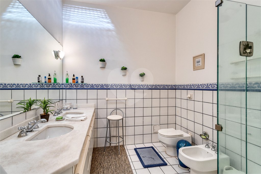 Casa à venda com 5 quartos, sendo 4 suítes, em Brooklin Velho, São Paulo, SP