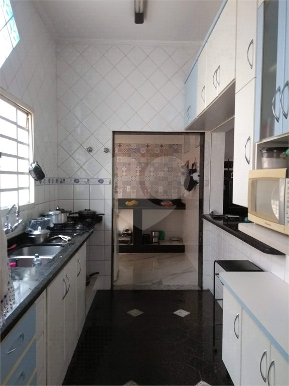 Sobrado à venda com 3 quartos, sendo 2 suítes, no Centro, Araraquara, SP