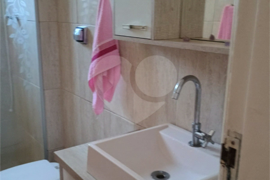 Apartamento à venda com 2 quartos em Parque Maria Domitila, São Paulo, SP