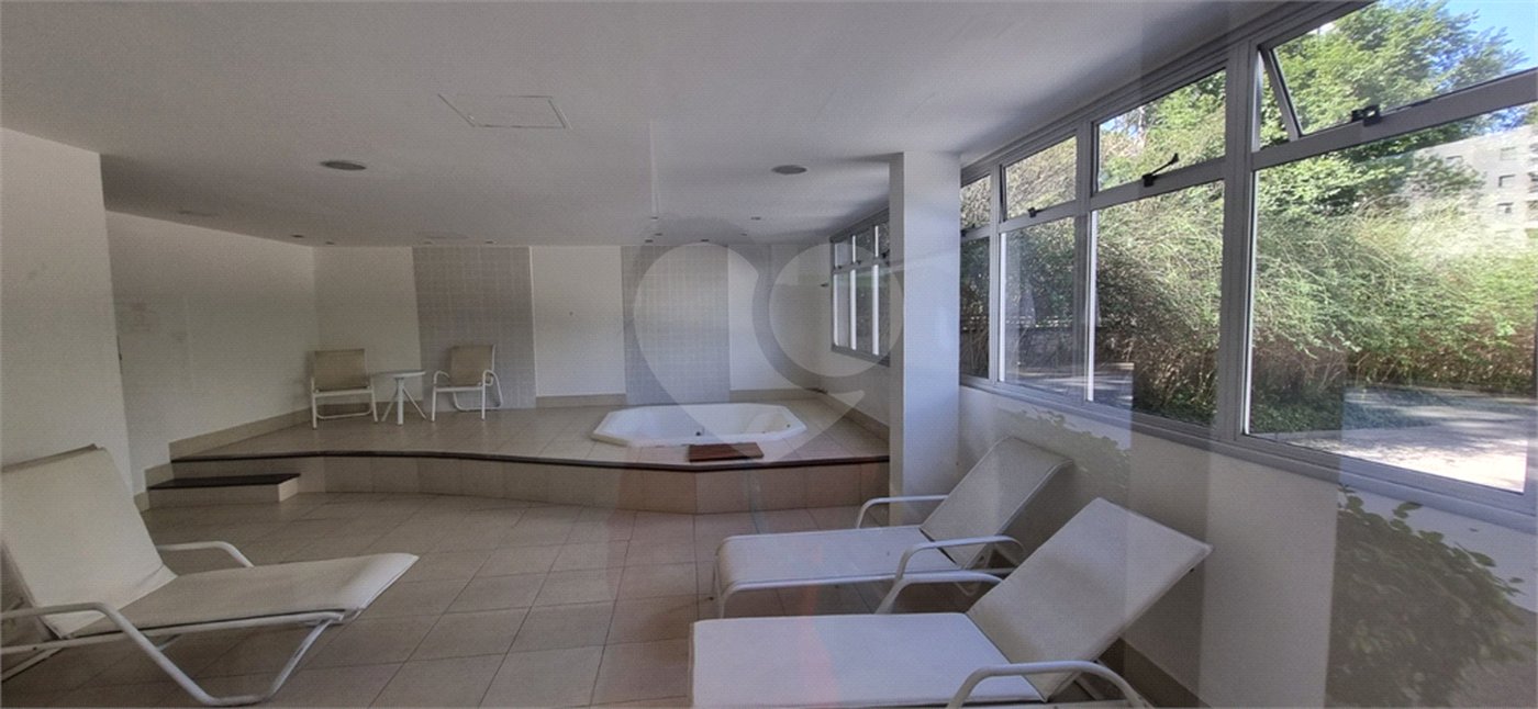 Apartamento à venda com 3 suítes em Jardim Londrina, São Paulo, SP