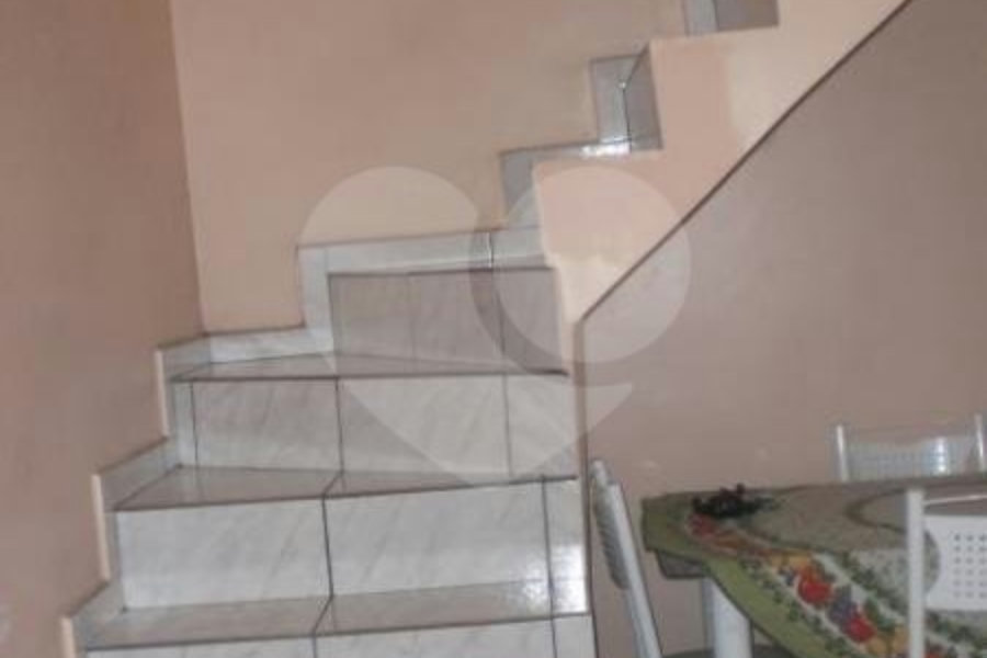 Sobrado à venda com 3 quartos, sendo 1 suíte, em Jardim Peri, São Paulo, SP