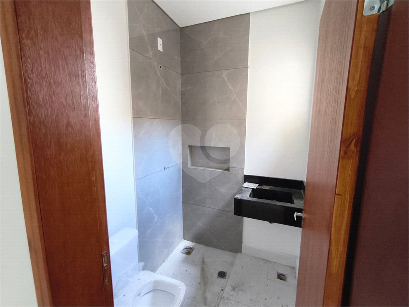 Casa à venda com 3 quartos, sendo 1 suíte, no condomínio Tivolli, Itapetininga - SP