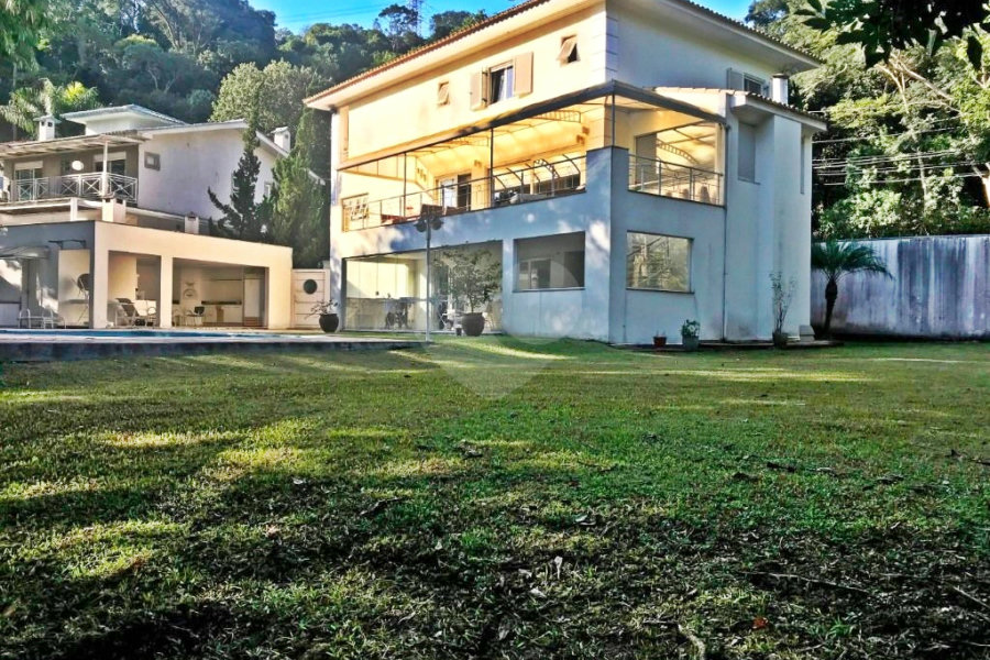 Casa à venda com 4 suítes em Horto Florestal, São Paulo, SP