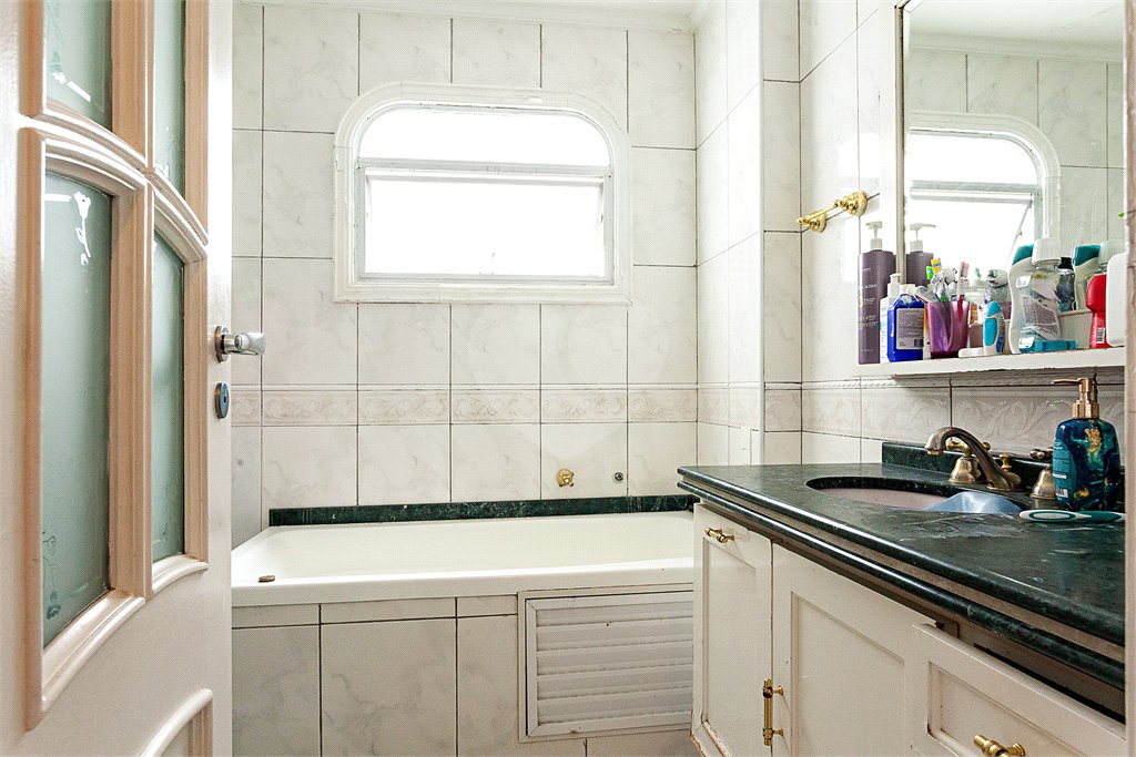 Apartamento à venda com 4 quartos, sendo 1 suíte, em Jardim Marajoara, São Paulo, SP