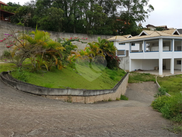 Casa à venda com 4 suítes no condomínio Suíça da Cantareira, Mairiporã - SP