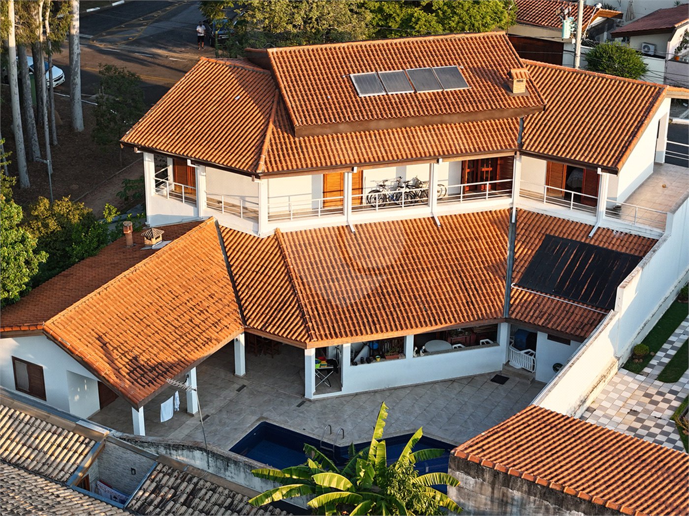 Casa à venda com 6 quartos, sendo 5 suítes, no condomínio Ibiti do Paço, Sorocaba - SP